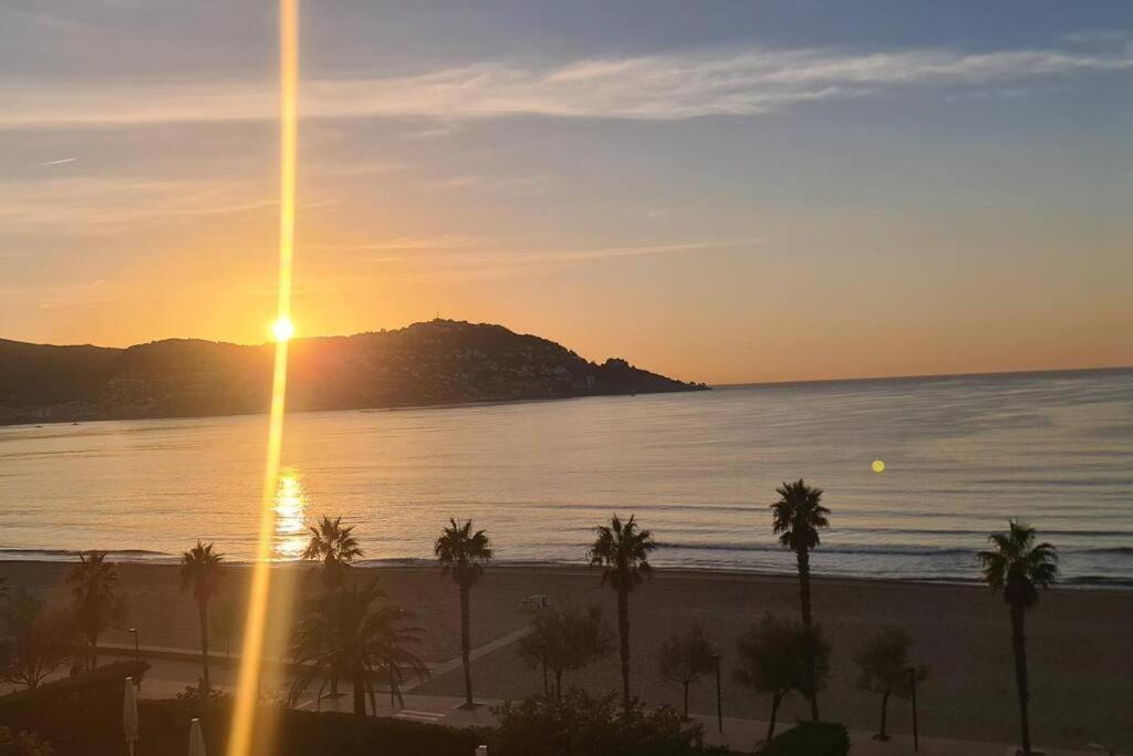 Sunsetmare Vacational Apartment Ρόζες Εξωτερικό φωτογραφία
