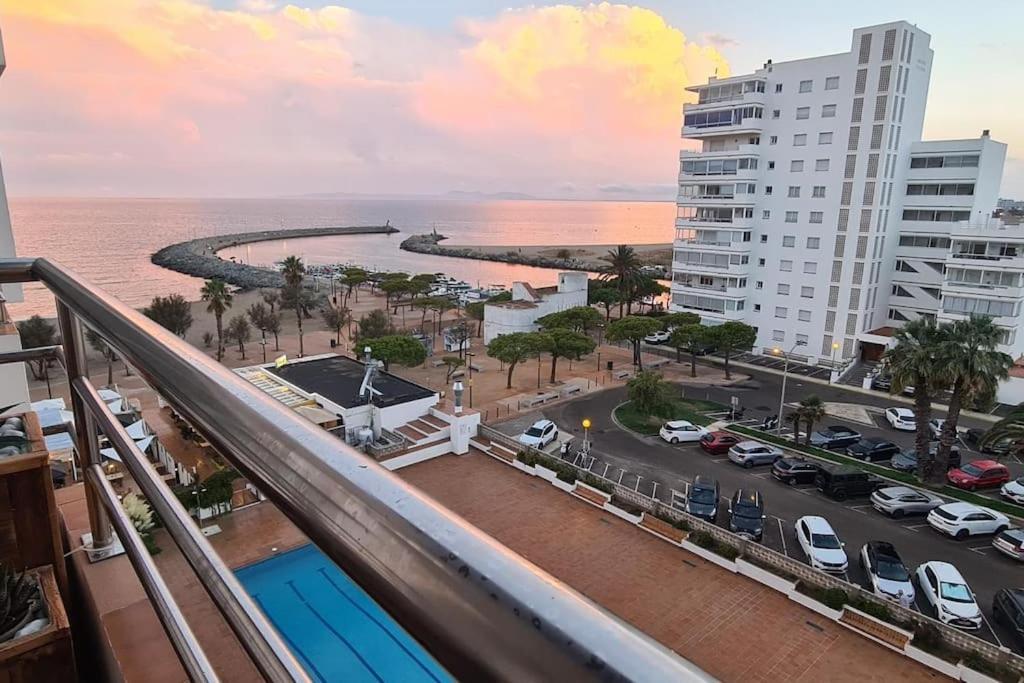 Sunsetmare Vacational Apartment Ρόζες Εξωτερικό φωτογραφία