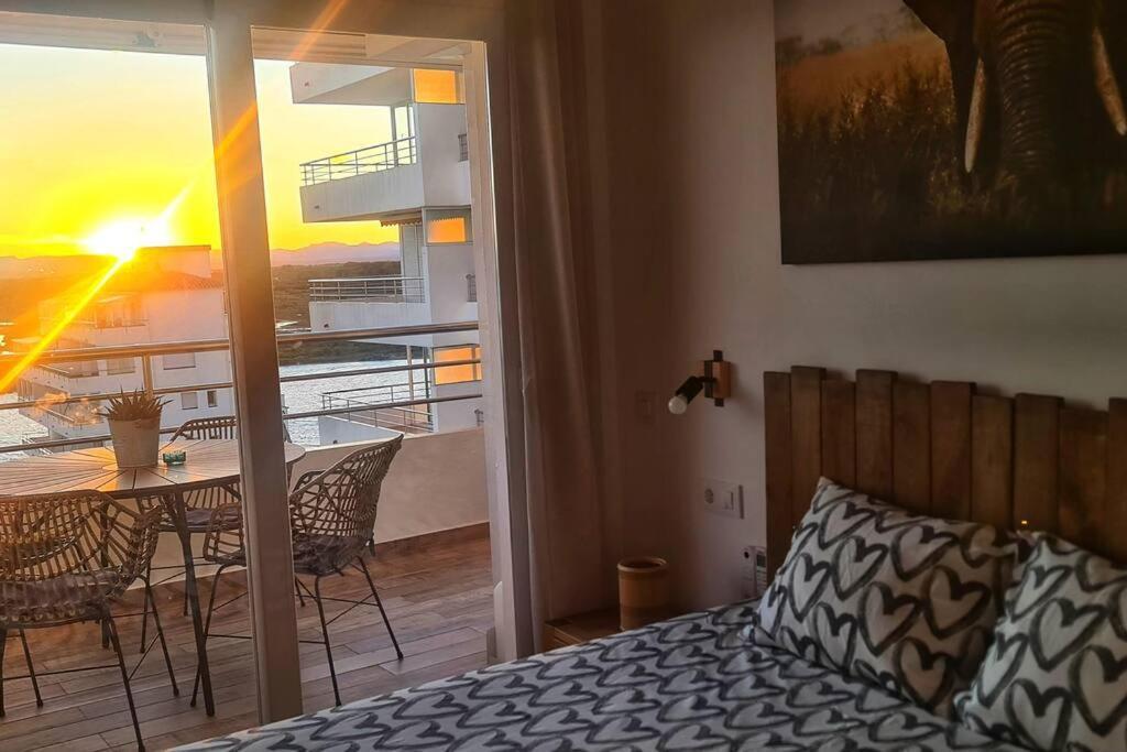 Sunsetmare Vacational Apartment Ρόζες Εξωτερικό φωτογραφία