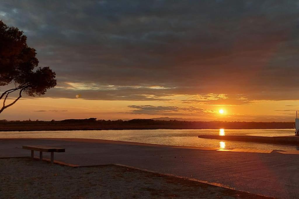 Sunsetmare Vacational Apartment Ρόζες Εξωτερικό φωτογραφία