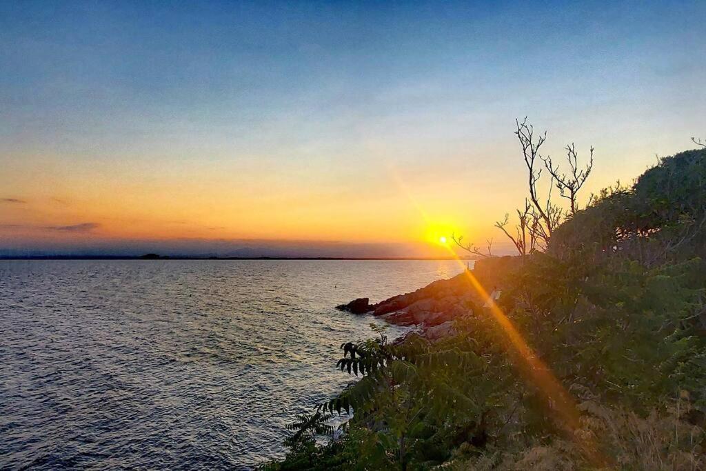 Sunsetmare Vacational Apartment Ρόζες Εξωτερικό φωτογραφία