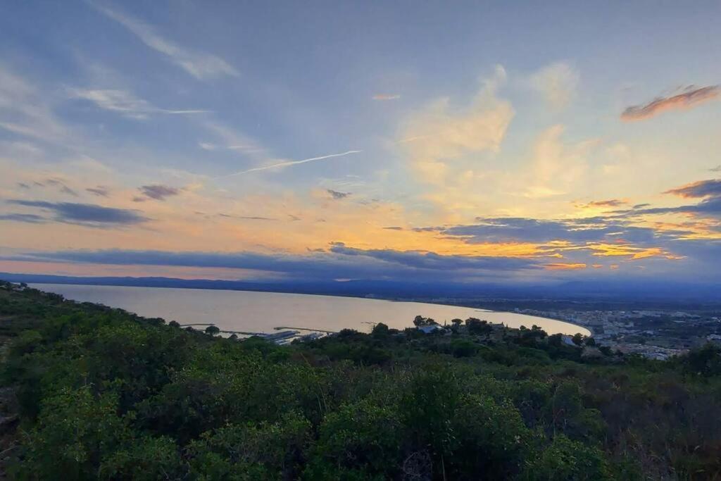 Sunsetmare Vacational Apartment Ρόζες Εξωτερικό φωτογραφία