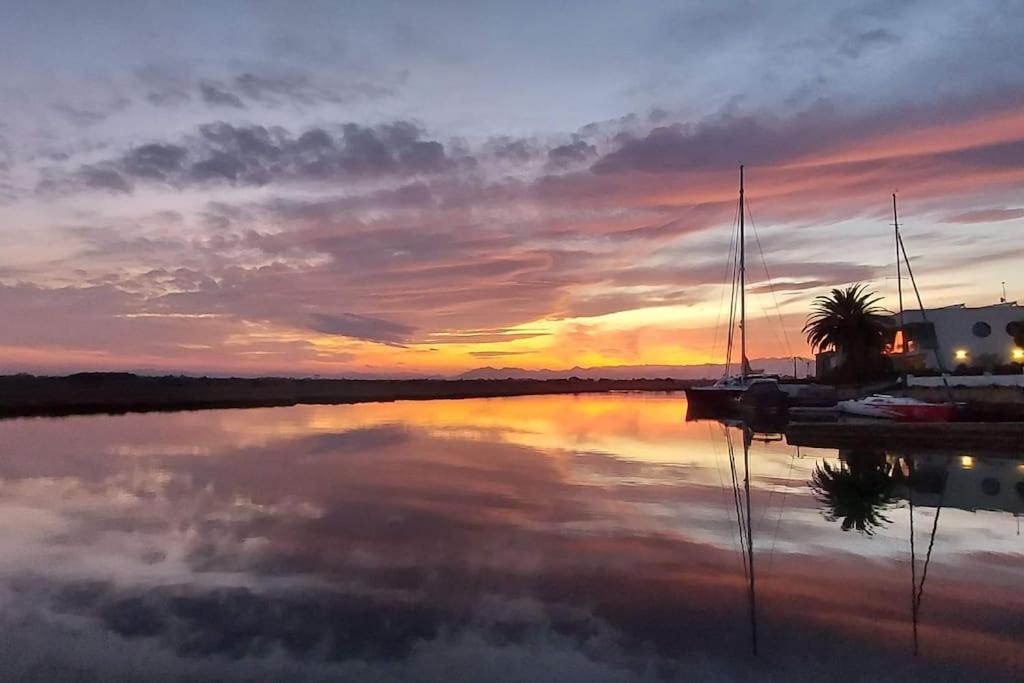 Sunsetmare Vacational Apartment Ρόζες Εξωτερικό φωτογραφία
