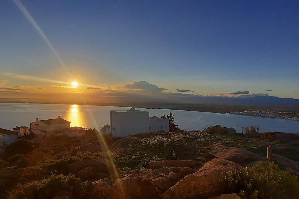 Sunsetmare Vacational Apartment Ρόζες Εξωτερικό φωτογραφία