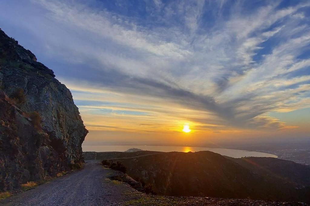 Sunsetmare Vacational Apartment Ρόζες Εξωτερικό φωτογραφία