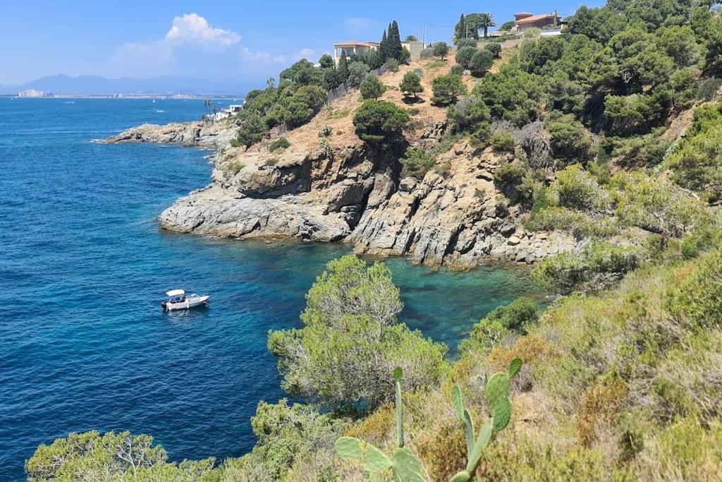 Sunsetmare Vacational Apartment Ρόζες Εξωτερικό φωτογραφία
