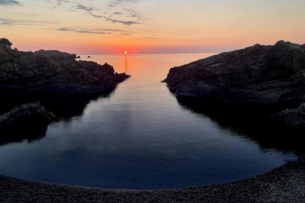 Sunsetmare Vacational Apartment Ρόζες Εξωτερικό φωτογραφία